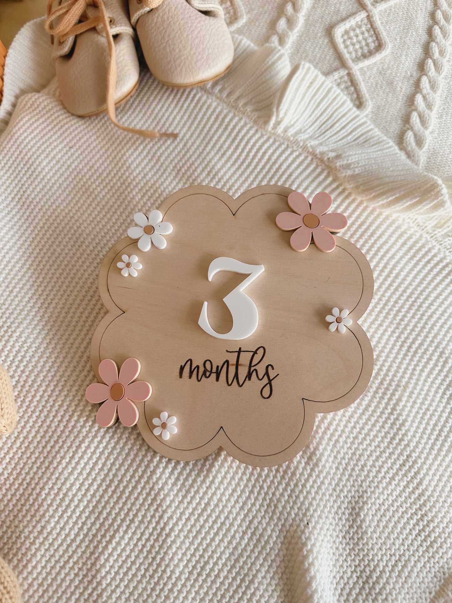 Baby Milestone | Boho Baby Milestone | Wooden daisy Flower Milestone Disc | Monthly Baby Milestone Marker | Baby Growth | Baby Photo Prop
