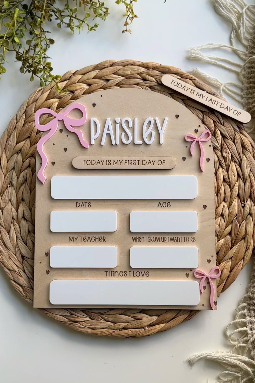 Bow First Day Of School Sign| School Photo Props | Interchangeable School Sign | First & Last Day of School Interchangeable Sign