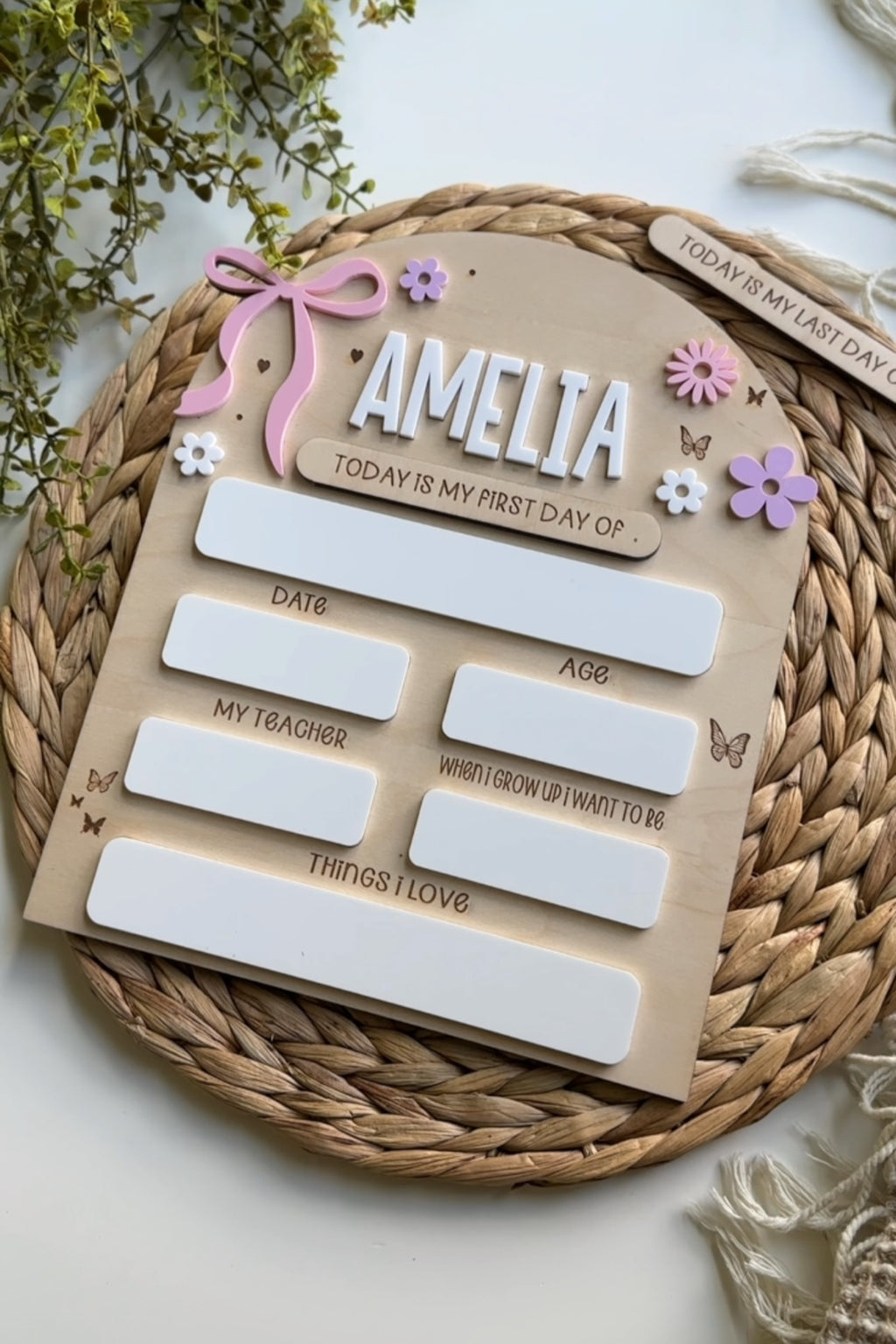 Daisy First Day Of School Sign| School Photo Props | Interchangeable School Sign | First & Last Day of School Interchangeable Sign