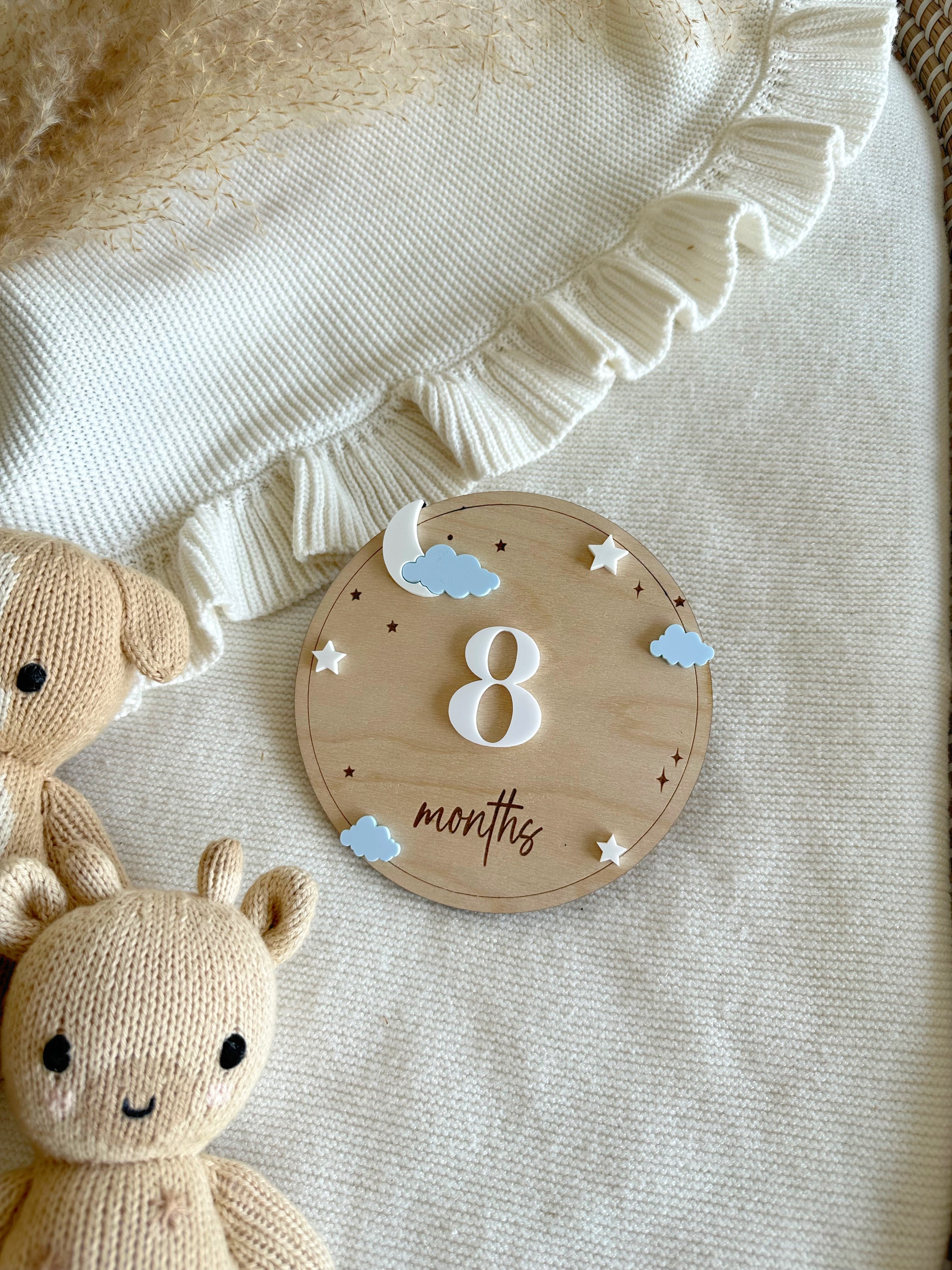 Round Moon star Milestone